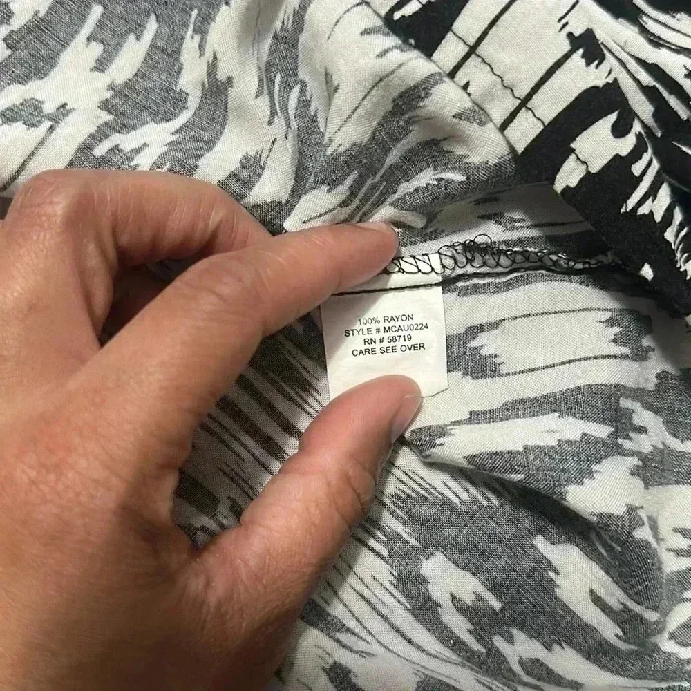 Medium Top from NOTATIONS Chic Business Casual Top - Picture 14 of 16